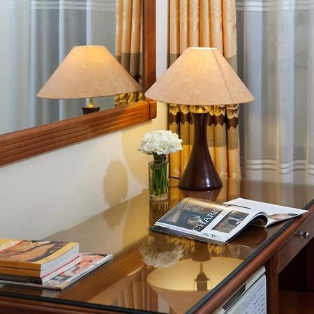 Lucky Central Hotel & Travel Hanoi Zewnętrze zdjęcie